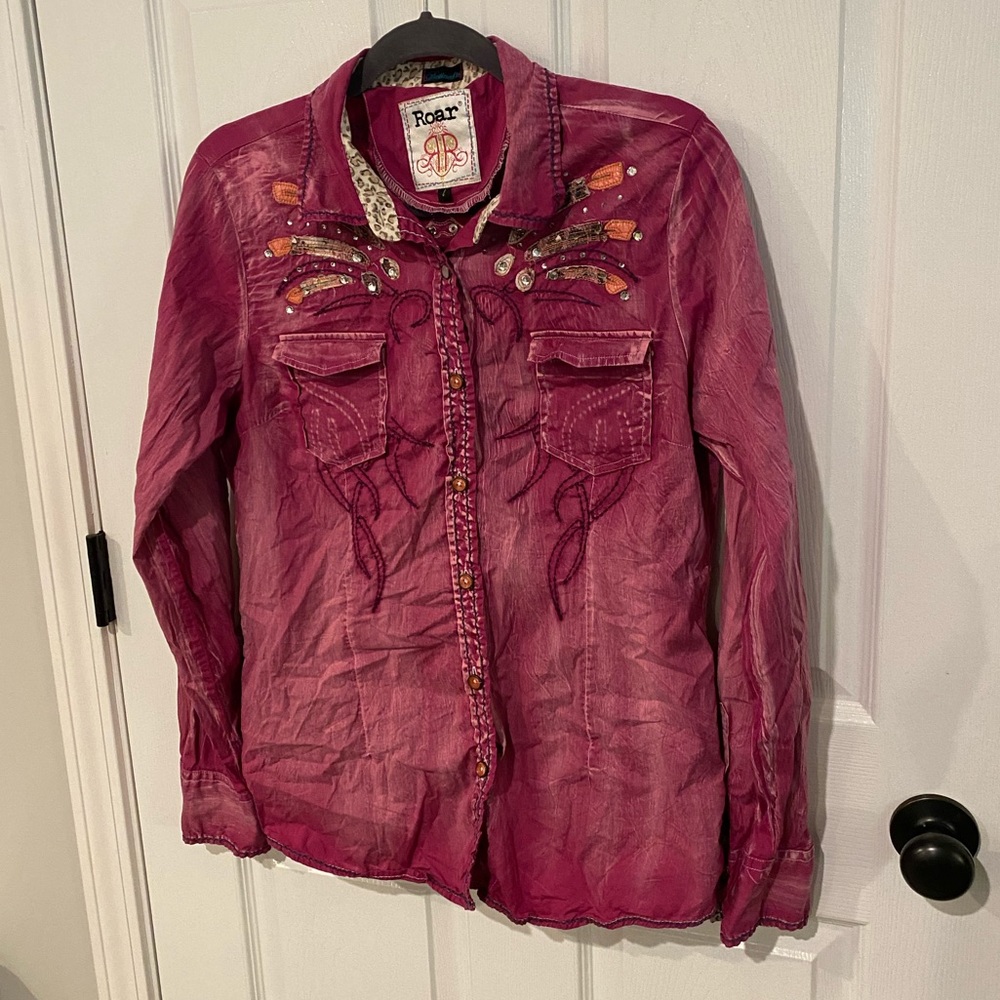 Roar Western Wear Button Shirt in pink w/ rhinestone accents